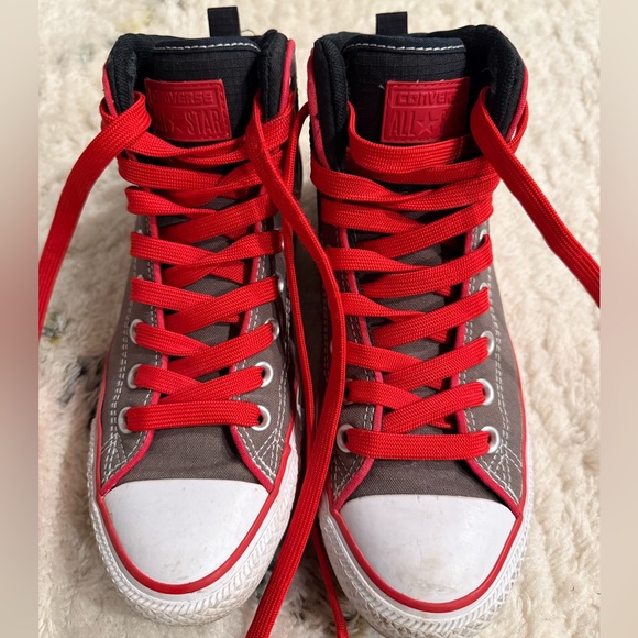 Converse Shoes - Converse high tops insulated